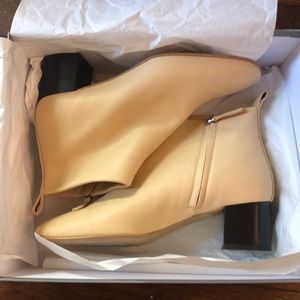 Everlane Leather Day Boots in Ecru
